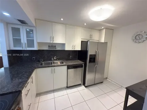 3675 N Country Club Drive Aventura FL 33180