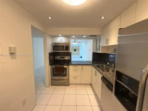 3675 N Country Club Drive Aventura FL 33180