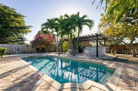 19600 Gulfstream Road Cutler Bay FL 33157