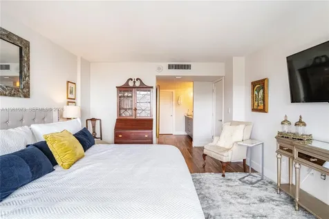 199 Ocean Lane Drive Key Biscayne FL 33149