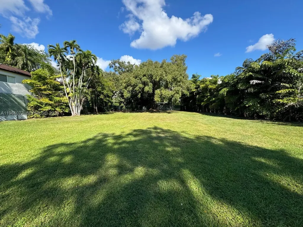 3528 Royal Palm Avenue Miami FL 33133