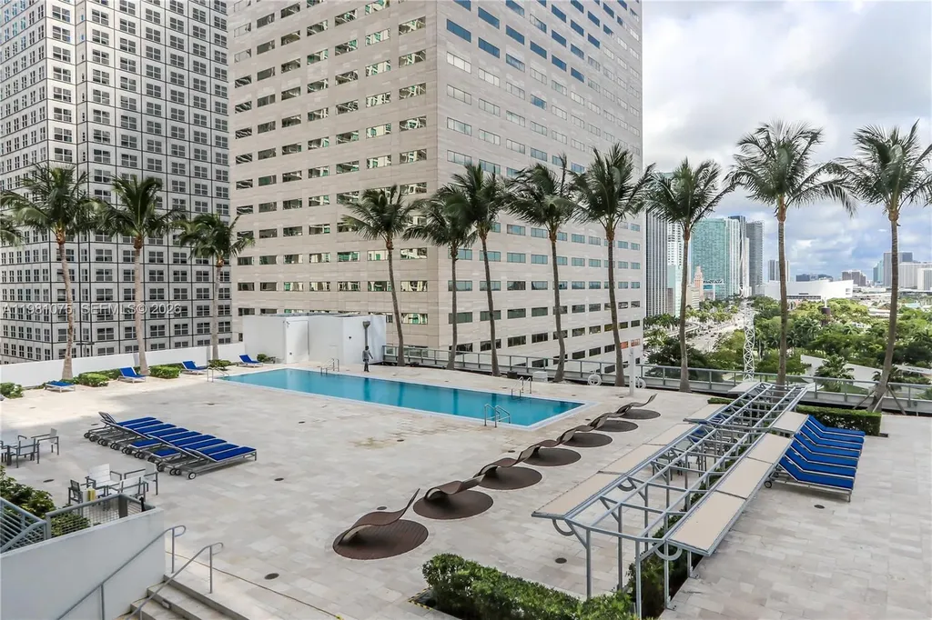 325 S Biscayne Boulevard Miami FL 33131