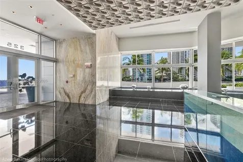 325 S Biscayne Boulevard Miami FL 33131