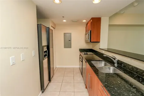 325 S Biscayne Boulevard Miami FL 33131