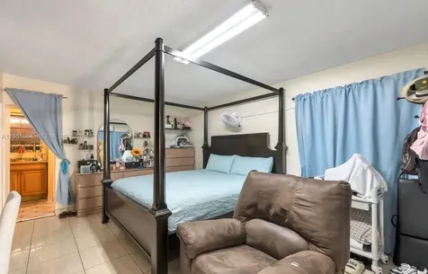 3250 NW 14th Terrace Miami FL 33125