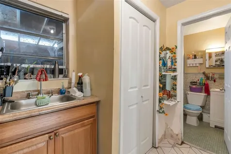 3250 NW 14th Terrace Miami FL 33125