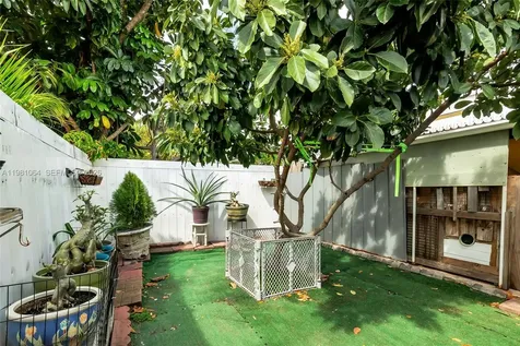 3250 NW 14th Terrace Miami FL 33125