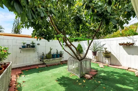 3250 NW 14th Terrace Miami FL 33125