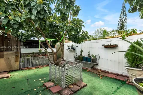 3250 NW 14th Terrace Miami FL 33125