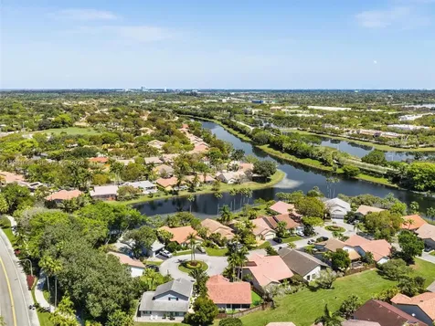 2083 Augusta Weston FL 33326