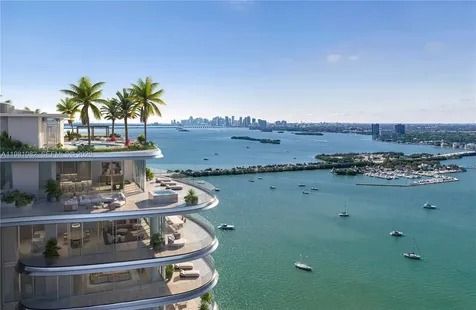 7940 West Drive Miami FL 33141