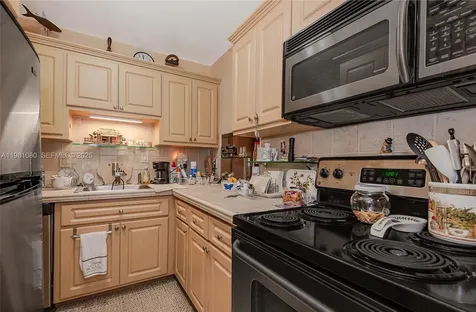 7403 SW 82nd Street Miami FL 33143