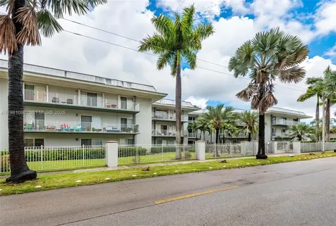 7403 SW 82nd Street Miami FL 33143