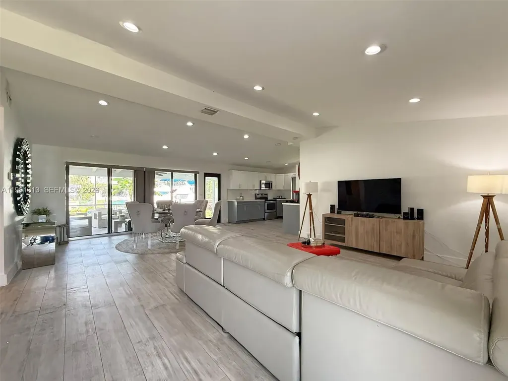 2525 Tortugas Lane Fort Lauderdale FL 33312