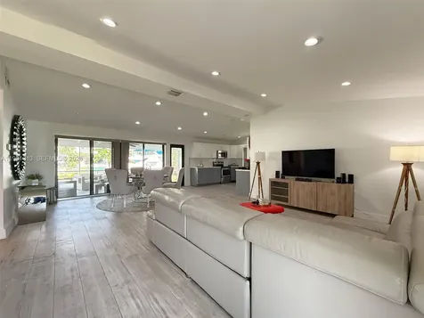 2525 Tortugas Lane Fort Lauderdale FL 33312