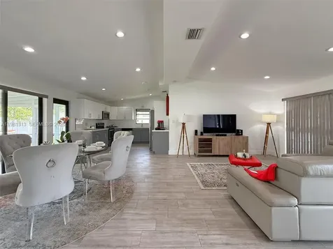 2525 Tortugas Lane Fort Lauderdale FL 33312