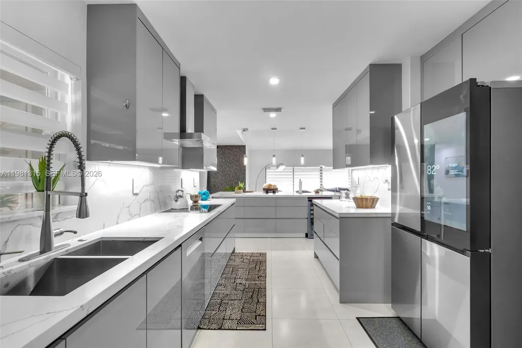 19951 NE 10th Place Way Miami FL 33179
