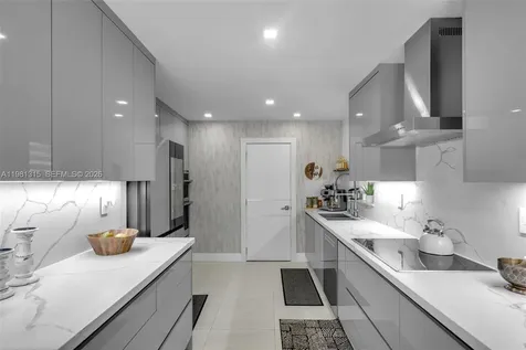 19951 NE 10th Place Way Miami FL 33179