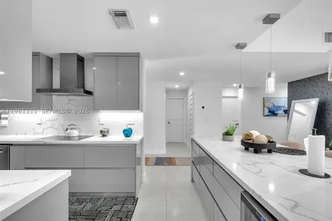 19951 NE 10th Place Way Miami FL 33179