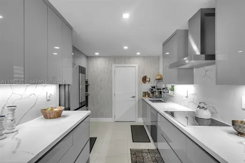 19951 NE 10th Place Way Miami FL 33179