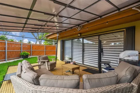 19951 NE 10th Place Way Miami FL 33179