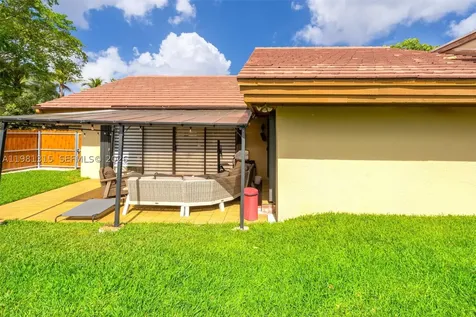 19951 NE 10th Place Way Miami FL 33179