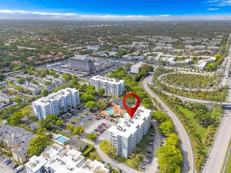9001 SW 77th Avenue Miami FL 33156