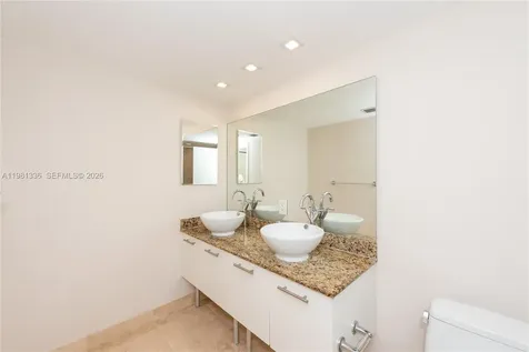 41 SE 5th Street Miami FL 33131