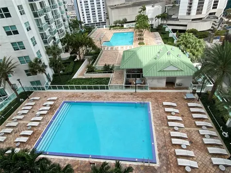 41 SE 5th Street Miami FL 33131