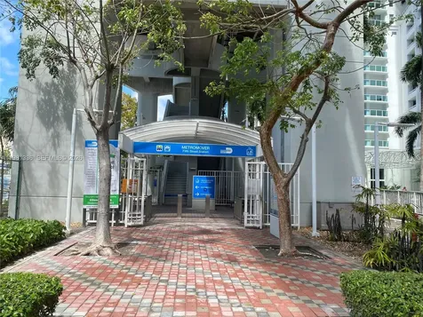 41 SE 5th Street Miami FL 33131