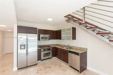 41 SE 5th Street Miami FL 33131