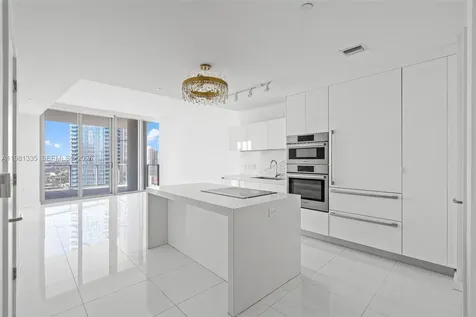 851 NE 1st Avenue Miami FL 33132