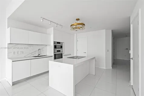851 NE 1st Avenue Miami FL 33132