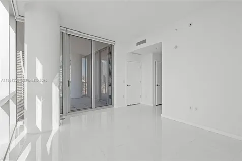 851 NE 1st Avenue Miami FL 33132