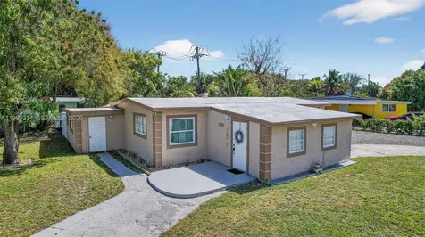3220 NW 2nd Street Lauderhill FL 33311