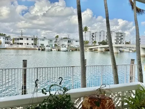 8040 Tatum Waterway Drive Miami Beach FL 33141