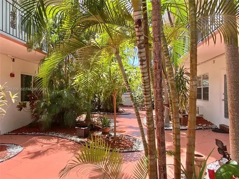 8040 Tatum Waterway Drive Miami Beach FL 33141
