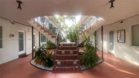 8040 Tatum Waterway Drive Miami Beach FL 33141
