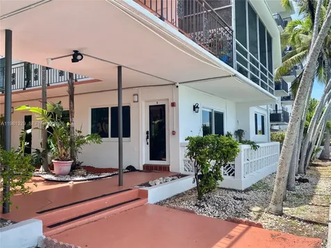 8040 Tatum Waterway Drive Miami Beach FL 33141