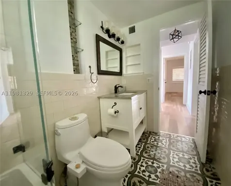 8040 Tatum Waterway Drive Miami Beach FL 33141