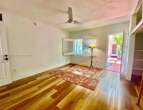 8040 Tatum Waterway Drive Miami Beach FL 33141