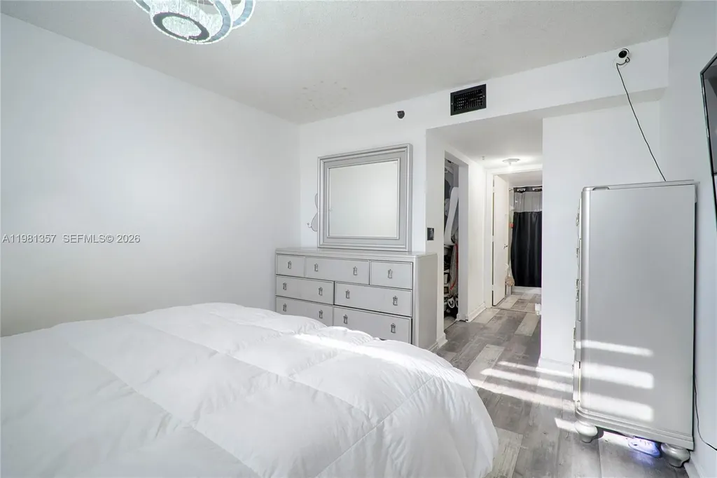 2721 Ocean Club Boulevard Hollywood FL 33019