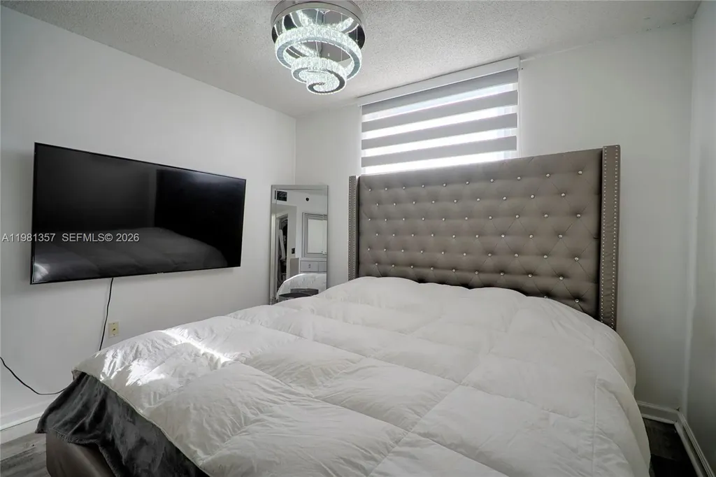 2721 Ocean Club Boulevard Hollywood FL 33019