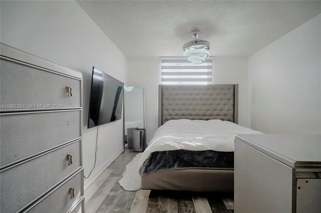 2721 Ocean Club Boulevard Hollywood FL 33019