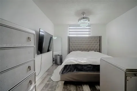 2721 Ocean Club Boulevard Hollywood FL 33019