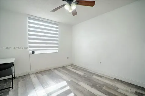 2721 Ocean Club Boulevard Hollywood FL 33019