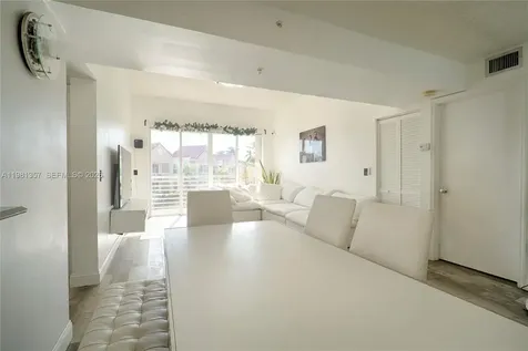 2721 Ocean Club Boulevard Hollywood FL 33019