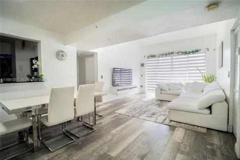 2721 Ocean Club Boulevard Hollywood FL 33019