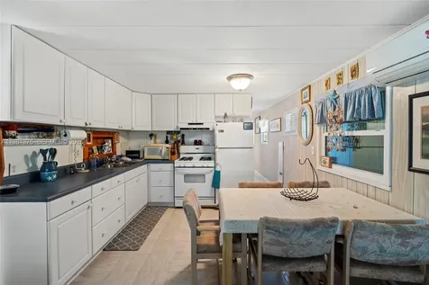 11055 SE Federal Highway Hobe Sound FL 33455