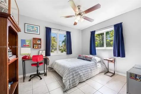 18044 SW 89th Place Palmetto Bay FL 33157